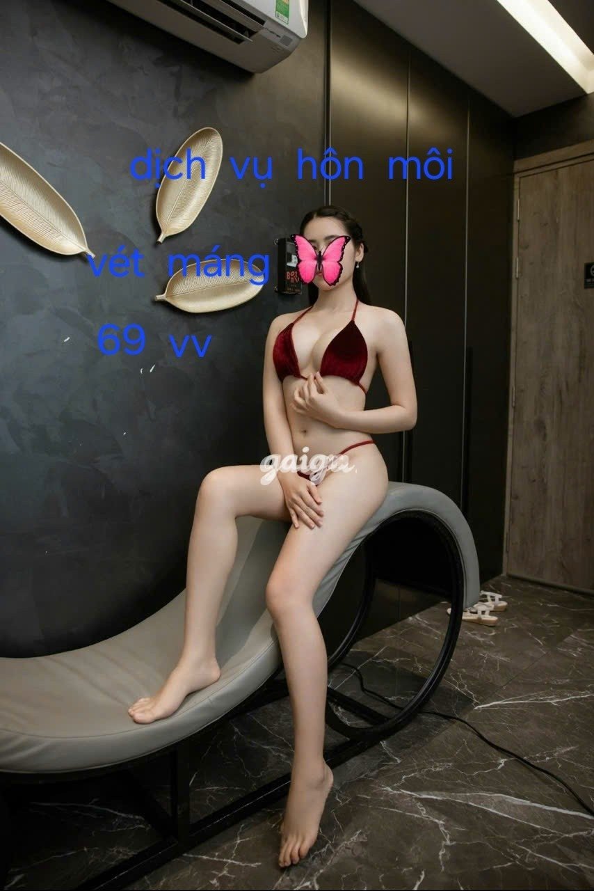 GÁI MIỀN TRUNG QUỲNH NHƯ _ GÁI DÂM , LÀM TÌNH BAO PHÊ LUÔN NHA AE