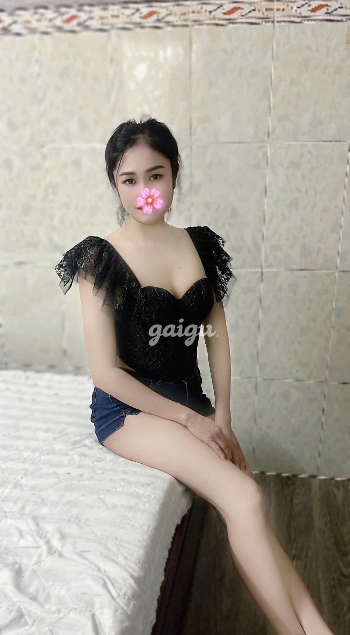 LiLy Gái Gọi Miền Tây ❤️ Thiếu nữ Sexy❤️Dáng xinh Ngực đẹp❤️Siêu dâm Chiều Chuộng Hơn Người Yêu