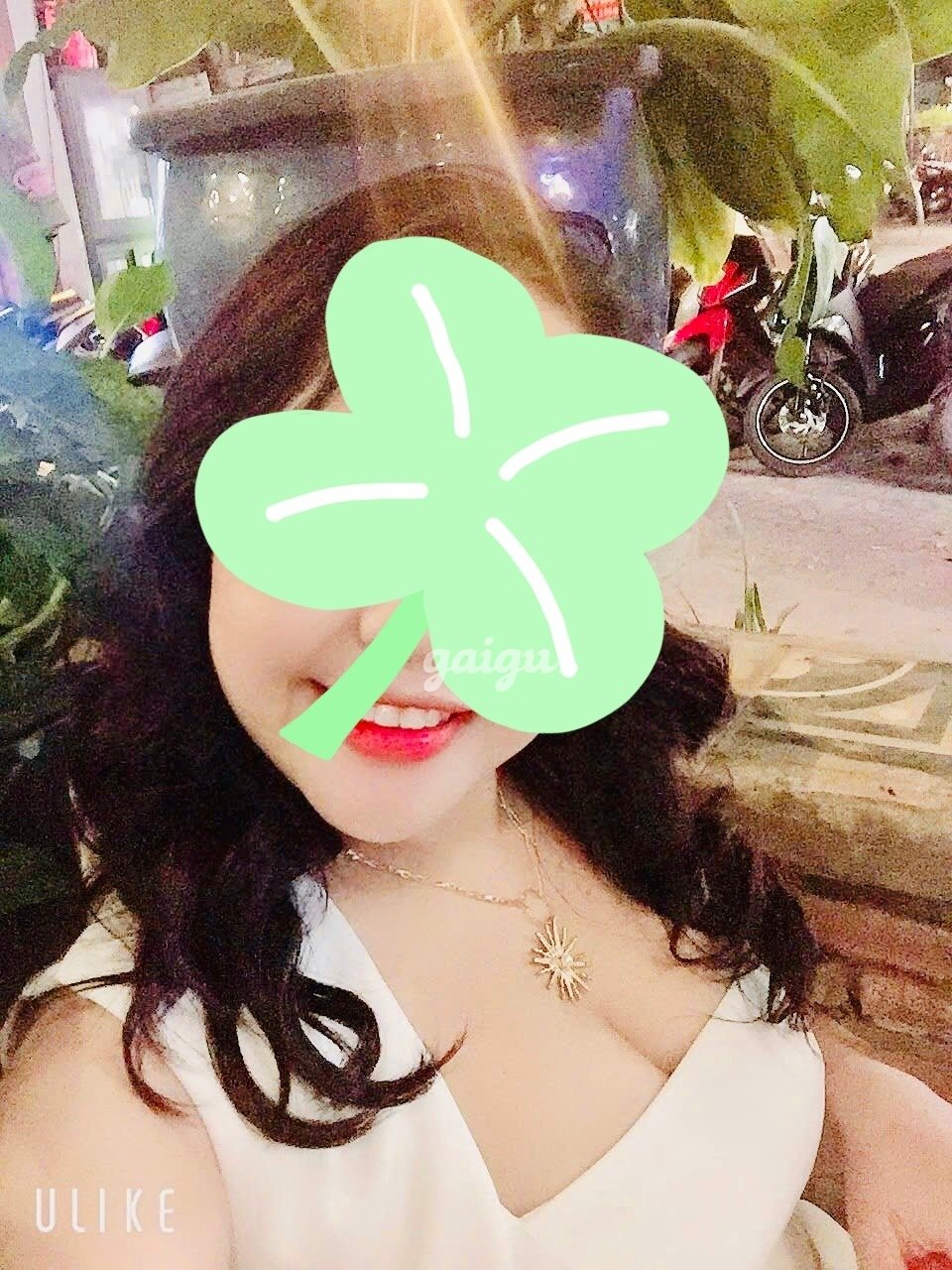 Kim Liên, ngực khủng hình chân thật 100%
