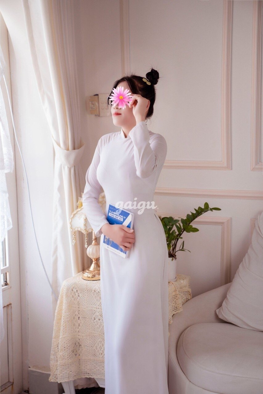 New Muội Muội- BƯỚM XINH , VÚ NGON, DA DÁNG NUỘT NÀ