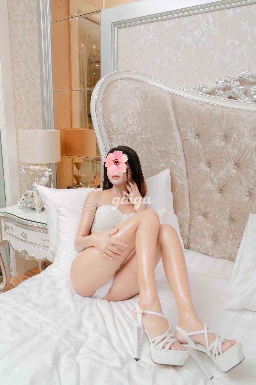 GÁI TEEN QUẾ ANH ĐÁNG YÊU XINH XẮN, THƠM NGON NON TƠ